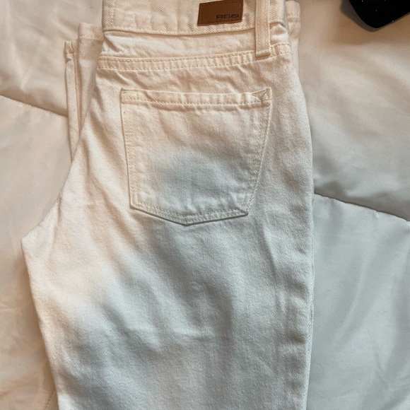 I’m selling some white pants from Tillys. The waist size is 23” - Picture 1 of 3